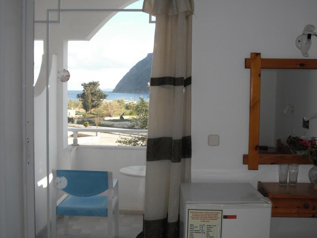 Antonis Hotel Kéfalos Extérieur photo